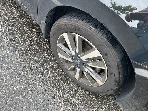 Black 2025 Nissan Versa 1.6 SV
