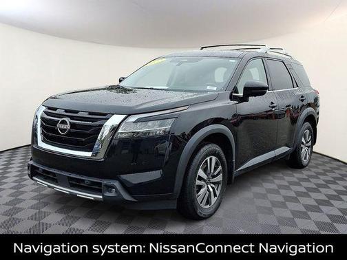 2022 Nissan Pathfinder SL