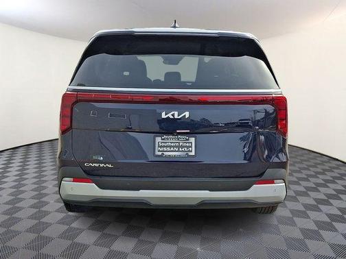 2025 Kia Carnival LXS