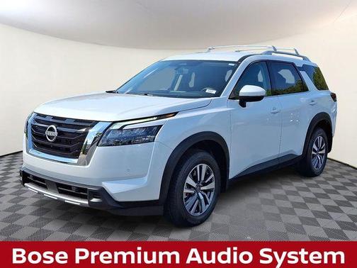 2025 Nissan Pathfinder SL