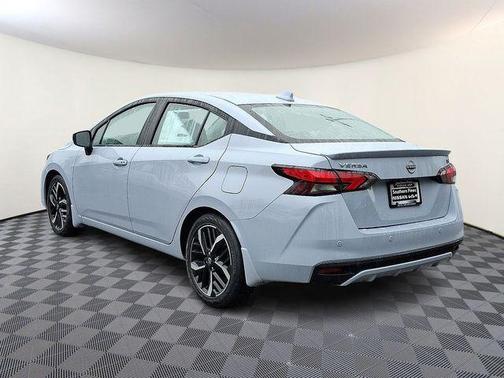 2025 Nissan Versa 1.6 SR