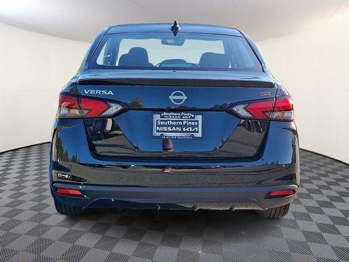 2025 Nissan Versa 1.6 SR