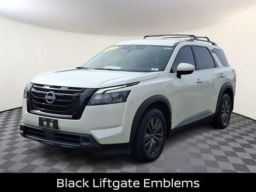 2023 Nissan Pathfinder SV
