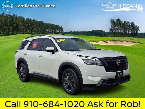2023 Nissan Pathfinder SV