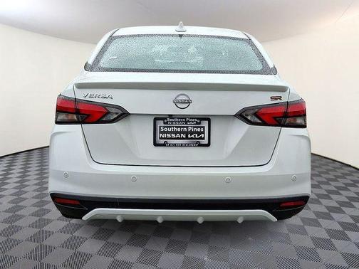 2025 Nissan Versa 1.6 SR