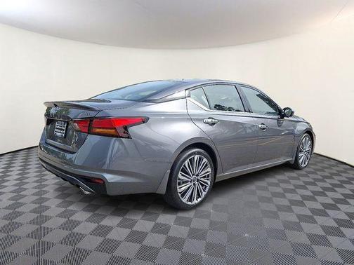 2025 Nissan Altima SL