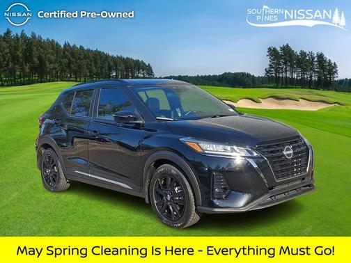 Super Black 2023 Nissan Kicks SR