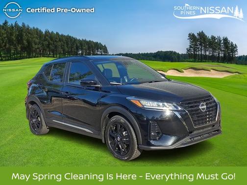 Super Black 2023 Nissan Kicks SR