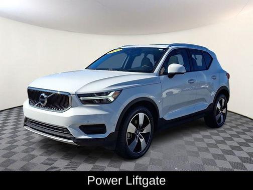 2019 Volvo XC40 T5 Momentum