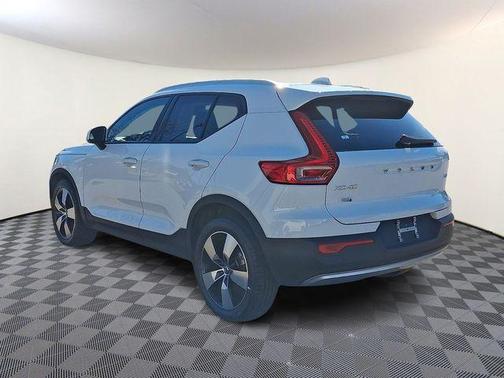 2019 Volvo XC40 T5 Momentum