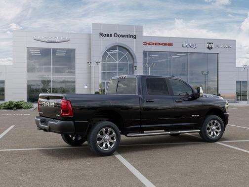 Diamond Black Crystal Pearlcoat 2026 RAM 2500 Laramie Crew Cab 4x4 6'4' Box