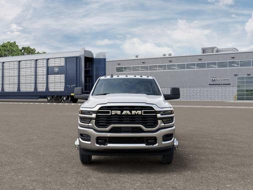 Bright White Clearcoat 2026 RAM 3500 Tradesman Crew Cab 4x4 8' Box