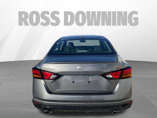 2025 Nissan Altima SR FWD