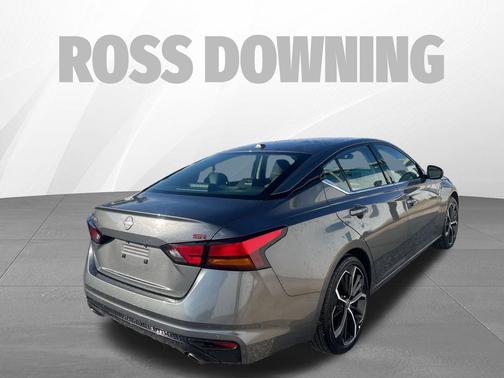 2025 Nissan Altima SR FWD