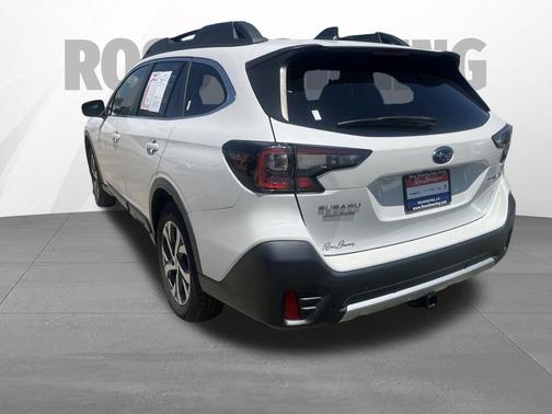 Crystal White Pearl 2022 Subaru Outback Limited