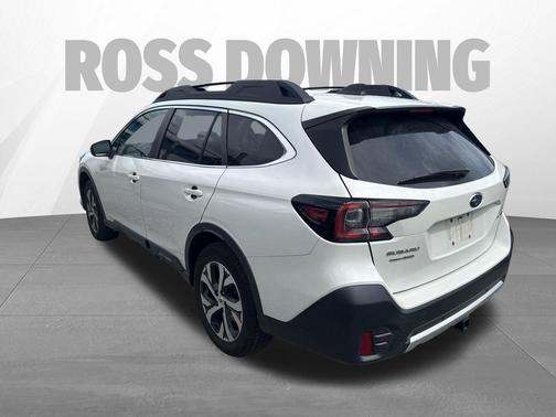 Crystal White Pearl 2022 Subaru Outback Limited