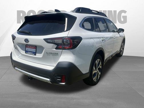 Crystal White Pearl 2022 Subaru Outback Limited