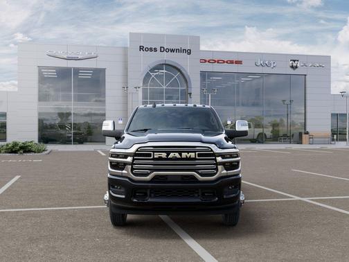 Diamond Black Crystal Pearlcoat 2026 RAM 3500 Laramie Crew Cab 4x4 8' Box