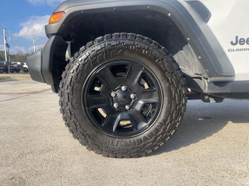 2022 Jeep Gladiator Sport