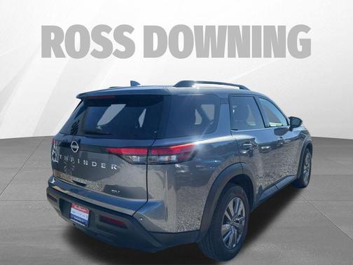 2024 Nissan Pathfinder SV FWD