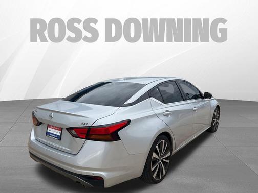 2020 Nissan Altima SR FWD