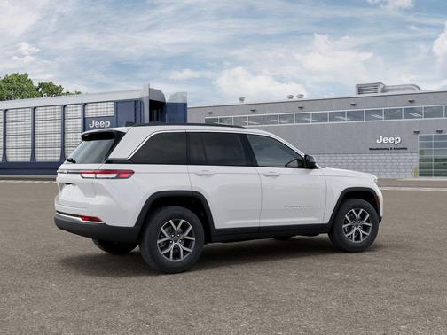 Bright White Clearcoat 2027 Jeep Grand Cherokee Laredo