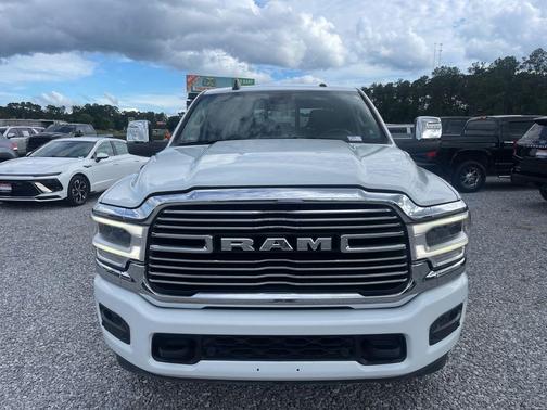 Bright White Clearcoat 2024 RAM 2500 Laramie Crew Cab 4x4 6'4' Box
