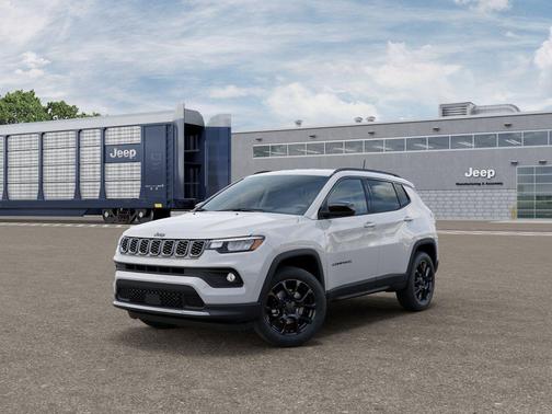 Bright White Clearcoat 2026 Jeep Compass Latitude