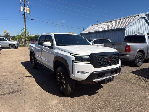Glacier White 2024 Nissan Frontier PRO-4X