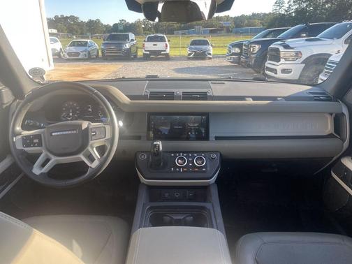 2023 Land Rover Defender 110 SE