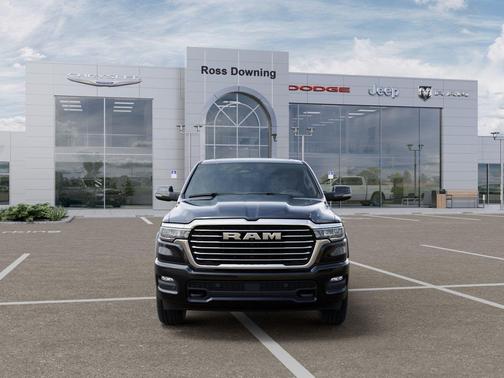 Diamond Black Crystal Pearlcoat 2026 RAM 1500 Laramie