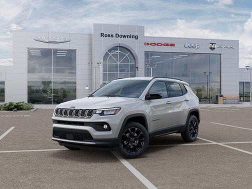Silver Zynith Metallic Clearcoat 2026 Jeep Compass Latitude