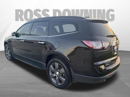 Mosaic Black Metallic 2017 Chevrolet Traverse 2LT