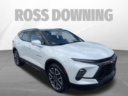 Iridescent Pearl Tricoat 2023 Chevrolet Blazer RS