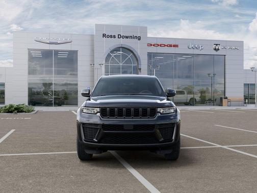 Diamond Black Crystal Pearlcoat 2026 Jeep Grand Cherokee Altitude