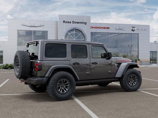 Granite Crystal Metallic Clearcoat 2027 Jeep Wrangler Rubicon