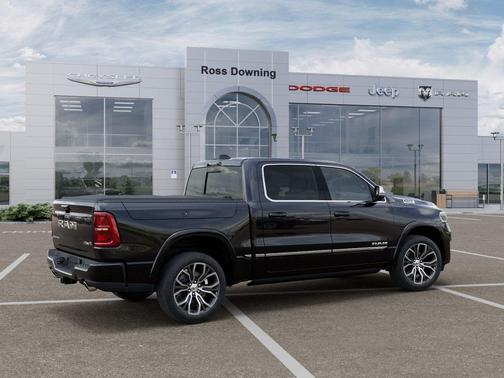 Diamond Black Crystal Pearlcoat 2026 RAM 1500 ST