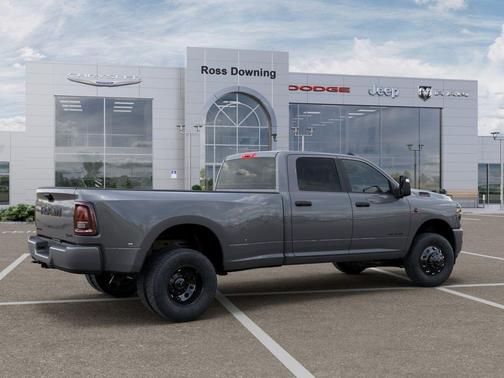 Ceramic Gray Clearcoat 2026 RAM 3500 Big Horn Crew Cab 4x4 8' Box