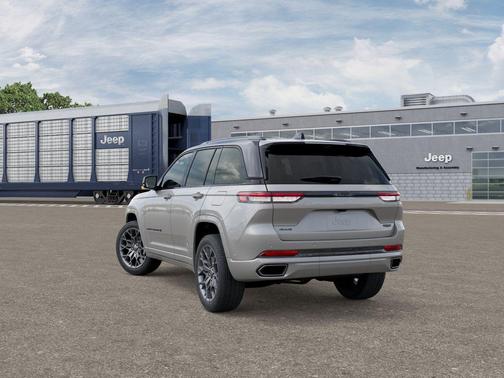 2025 Jeep Grand Cherokee Summit
