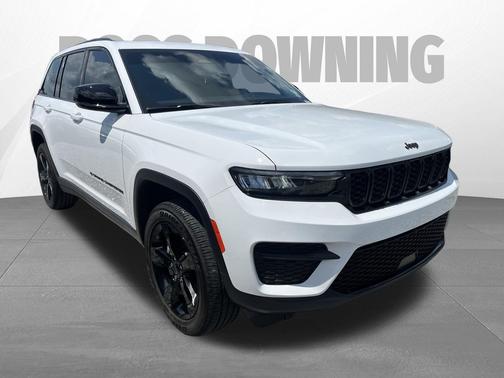 Bright White Clearcoat 2025 Jeep Grand Cherokee Altitude