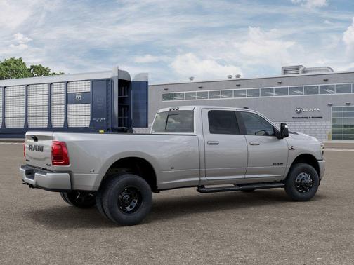 2026 RAM 3500 Laramie Crew Cab 4x4 8' Box