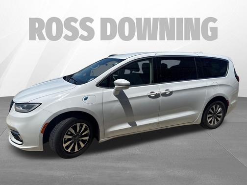 Bright White Clearcoat 2022 Chrysler Pacifica Hybrid Touring L