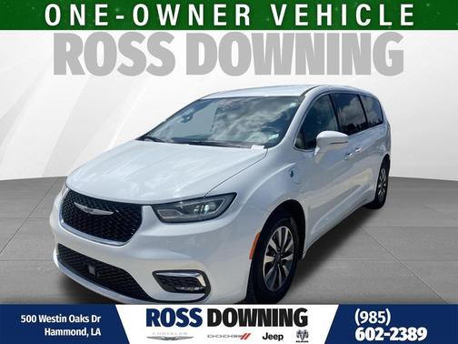 Bright White Clearcoat 2022 Chrysler Pacifica Hybrid Touring L