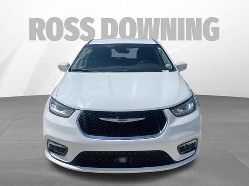 Bright White Clearcoat 2022 Chrysler Pacifica Hybrid Touring L