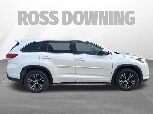 Blizzard Pearl 2018 Toyota Highlander LE I4