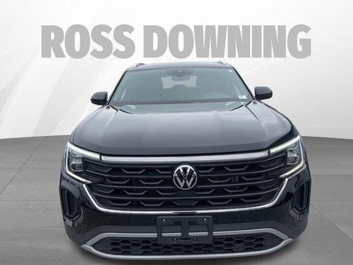 Deep Black Pearl 2025 Volkswagen Atlas Cross Sport 2.0T SE w/Technology