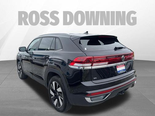 Deep Black Pearl 2025 Volkswagen Atlas Cross Sport 2.0T SE w/Technology