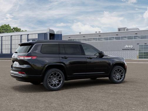 Diamond Black Crystal Pearlcoat 2026 Jeep Grand Cherokee L Summit