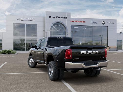 2026 RAM 3500 Laramie Crew Cab 4x4 8' Box