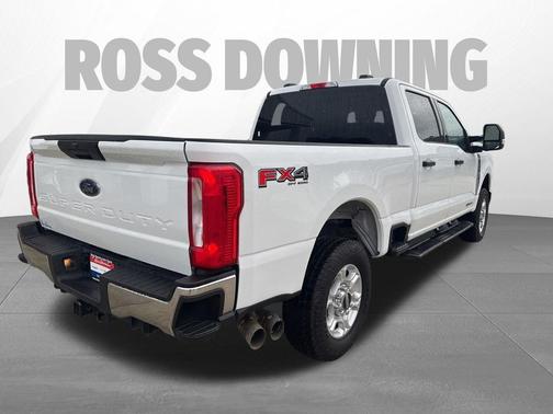 Oxford White 2025 Ford F-250 XLT